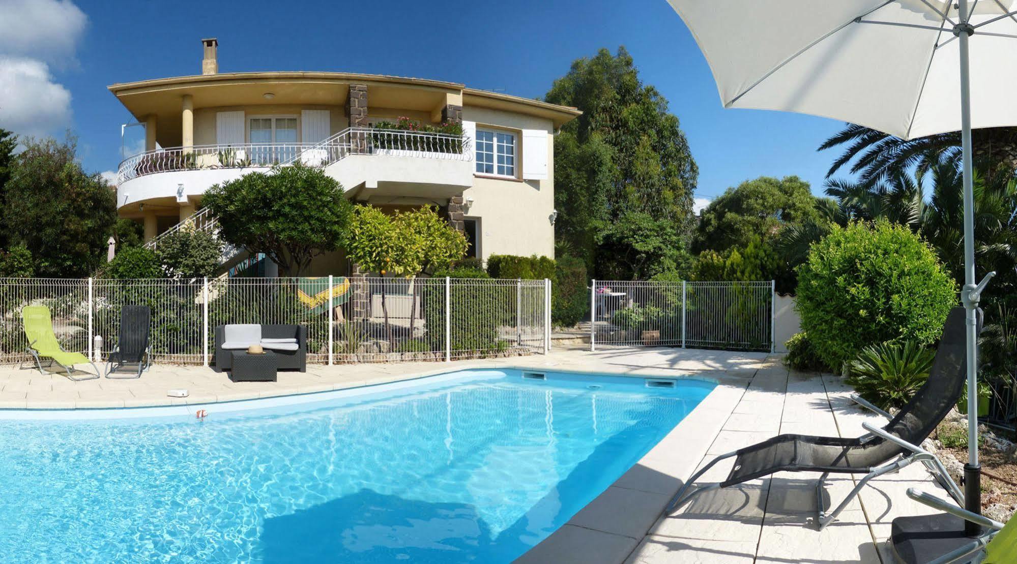 Au Reveil Des Cigales Saint Aygulf Exterior foto